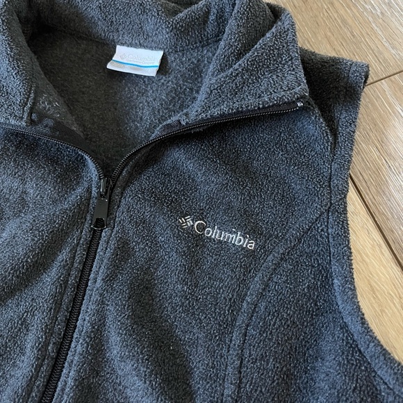 Columbia Charcoal Fleece Vest - Picture 2 of 6